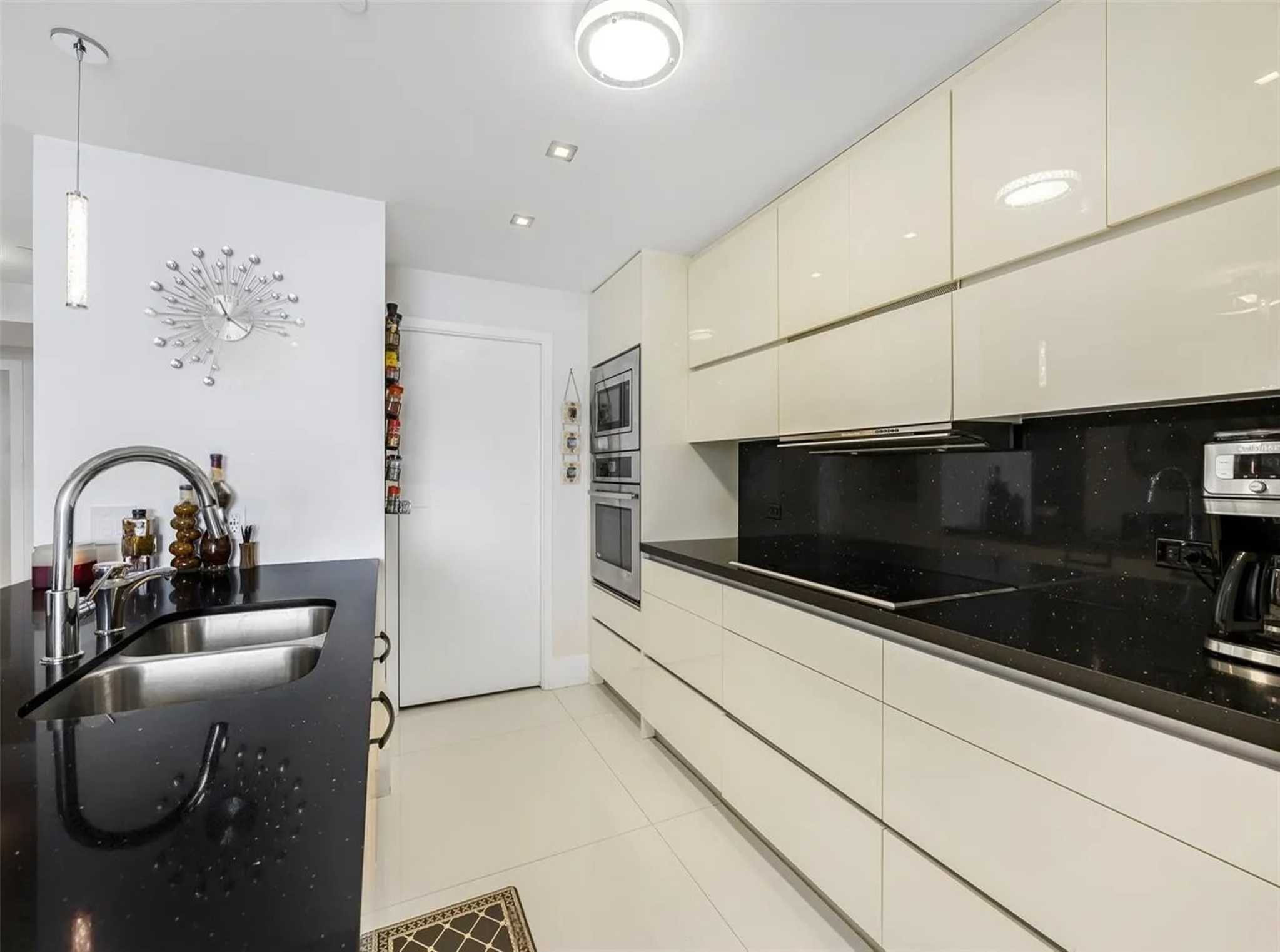 DCM_198344226 DCM_198344226