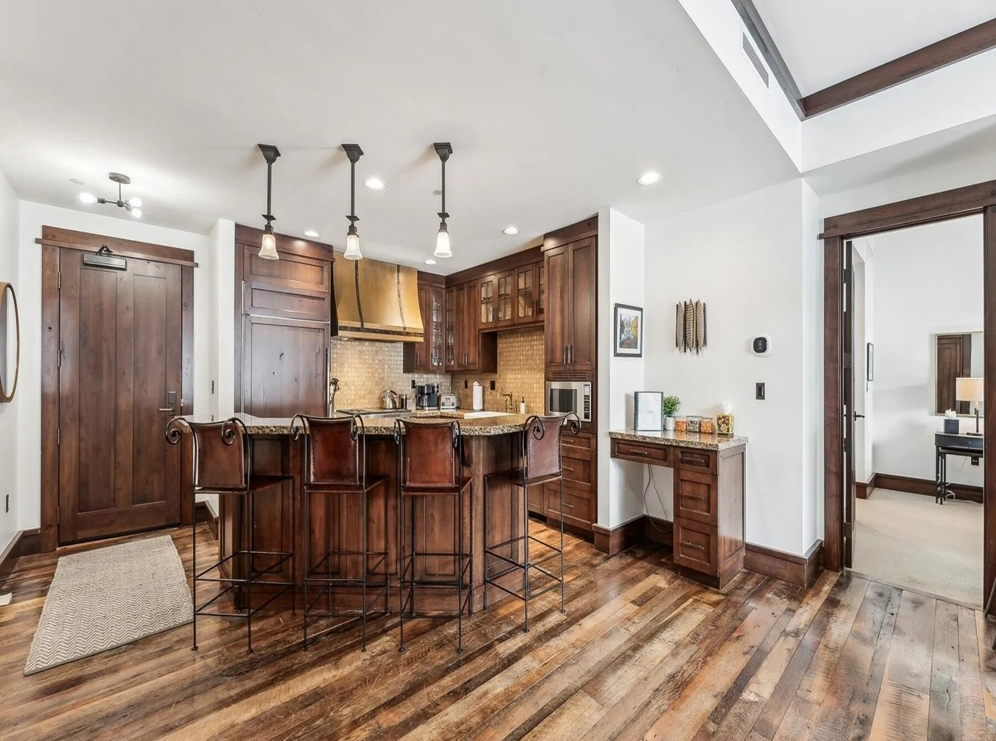 DCM_355635353 DCM_355635353