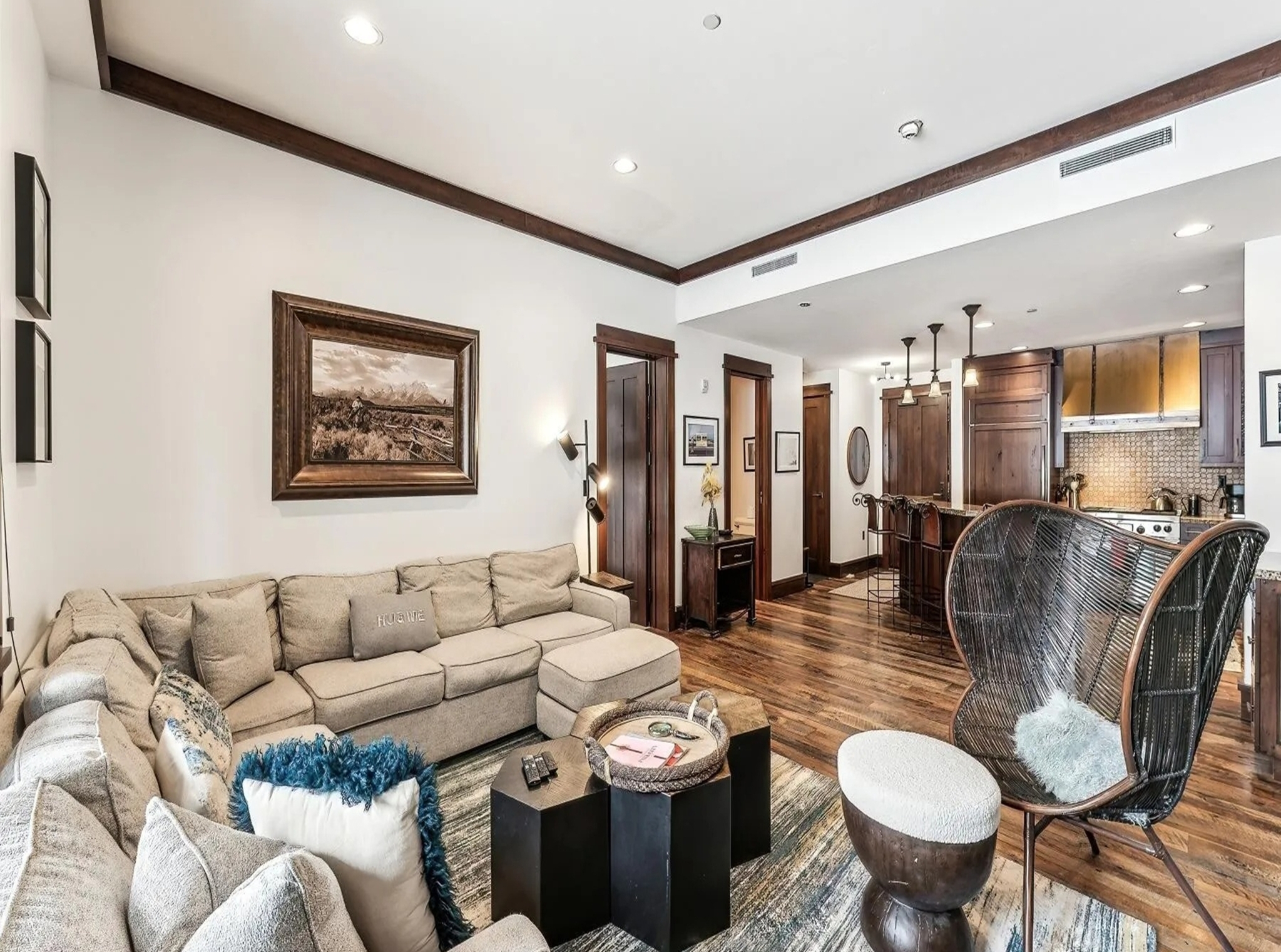 DCM_356035353 DCM_356035353