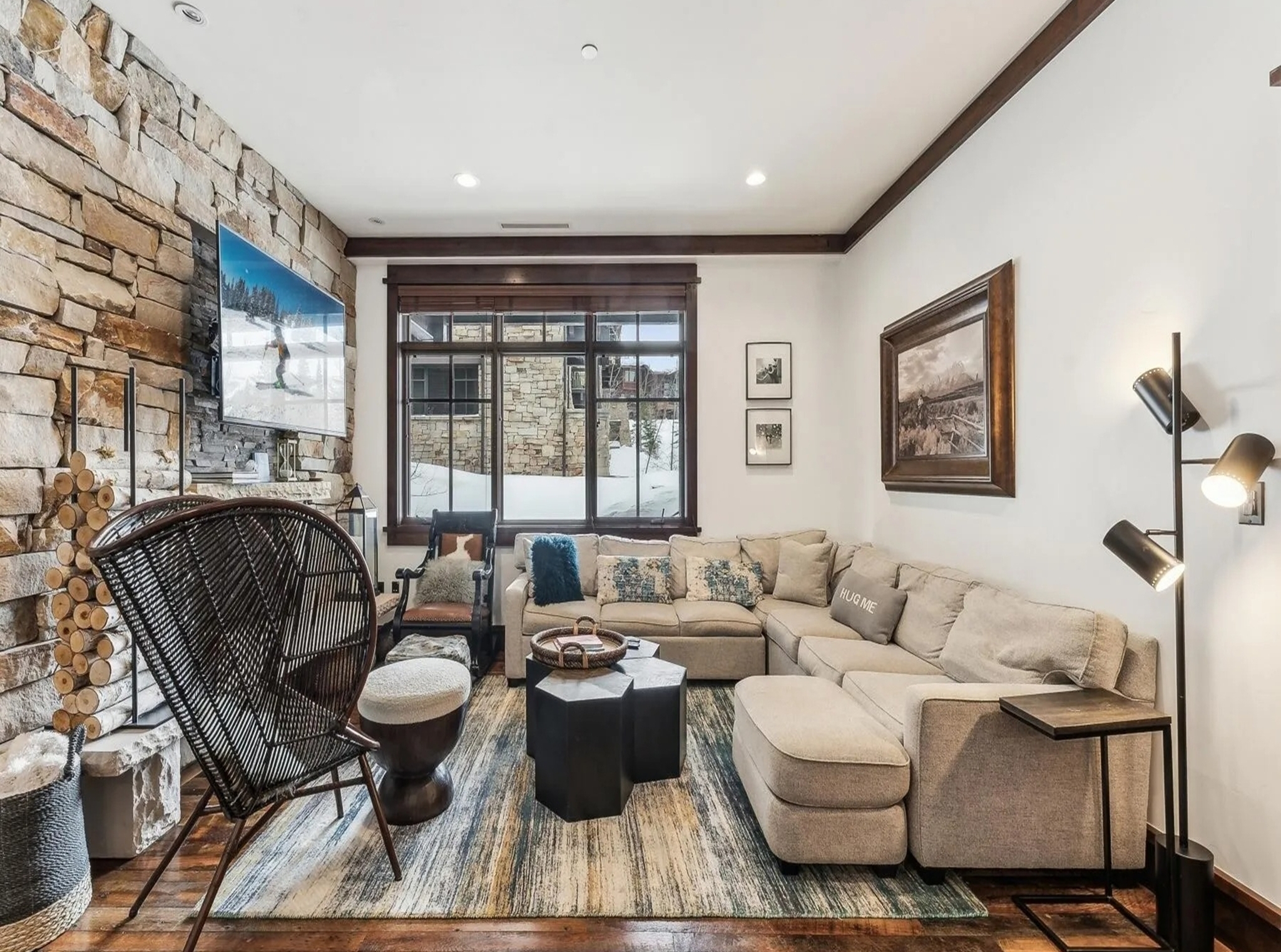 DCM_356235353 DCM_356235353