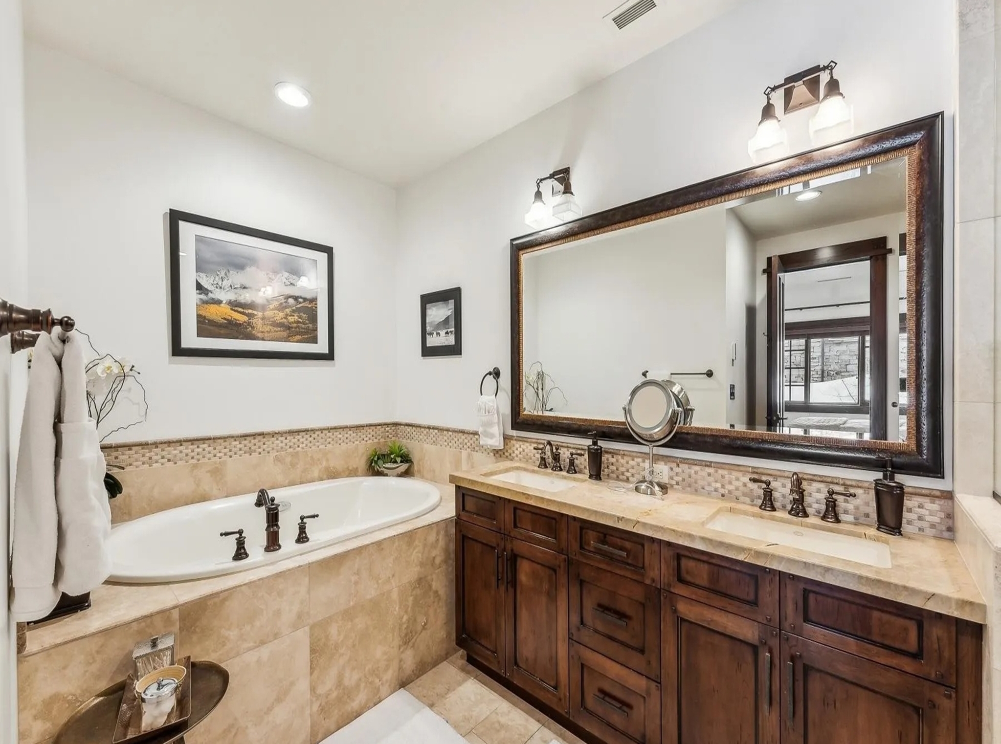 DCM_356535353 DCM_356535353