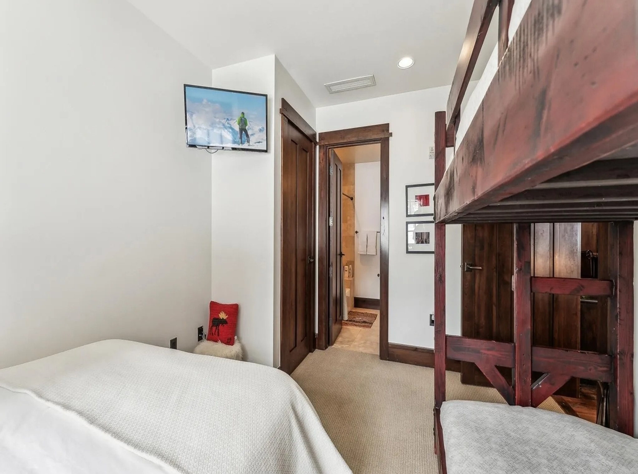 DCM_356835353 DCM_356835353