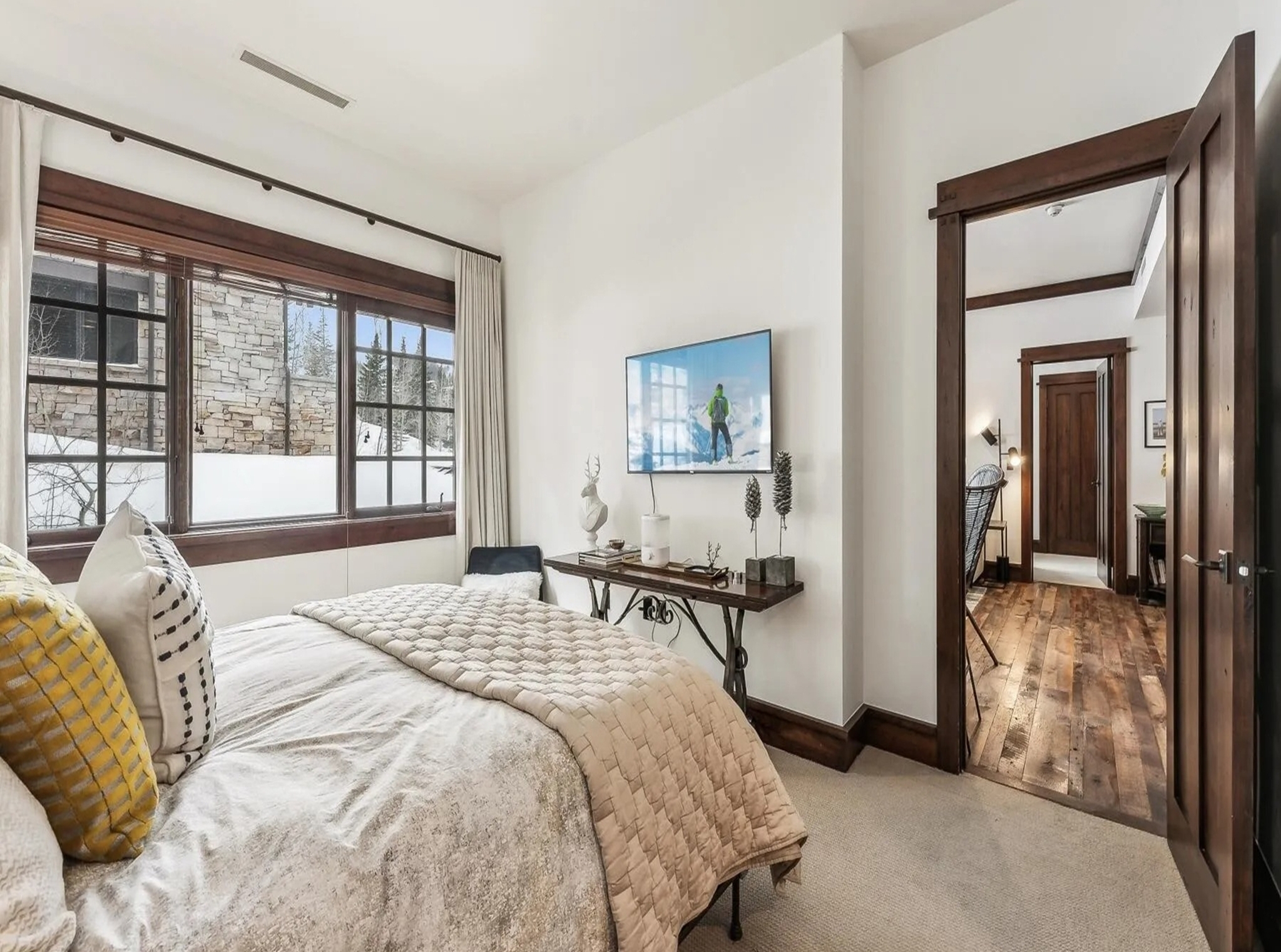 DCM_357035353 DCM_357035353